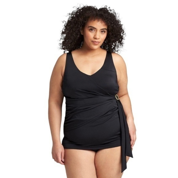 Fitted Faux-Wrap No-Wire Swim Tankini Top in Black - Picture 1 of 7